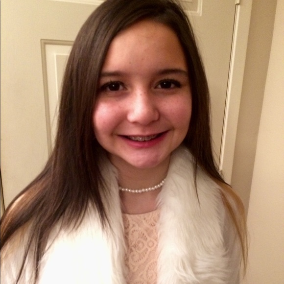 Meet your Posher, Gloria - Picture 2 of 8